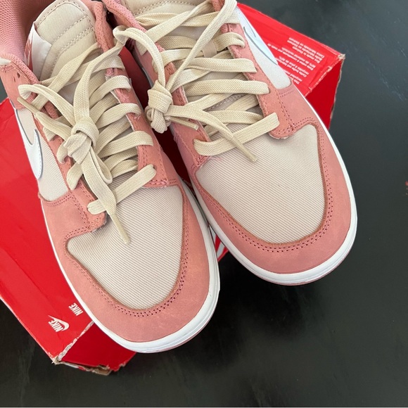 ✔️New✔️ NIKE Dunk Low Retro PRM Red Stardust - Picture 6 of 12